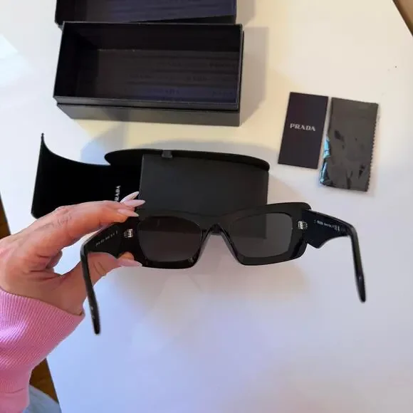 Prada sunglasses authentic prada sunglasses - Picture 2 of 8
